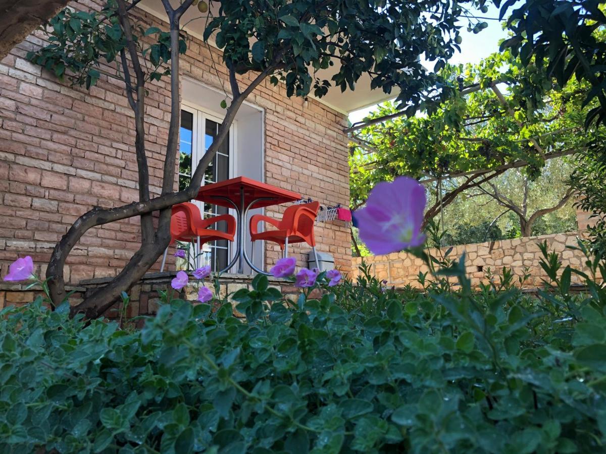 Studios&Apartment Niko Luka Ksamil Exterior photo